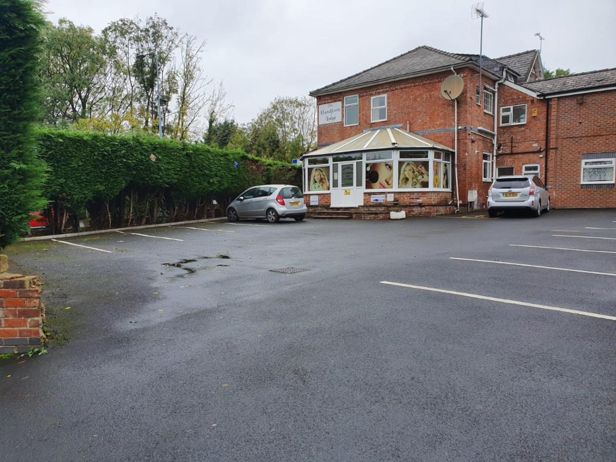 The Handforth Lodge エクステリア 写真