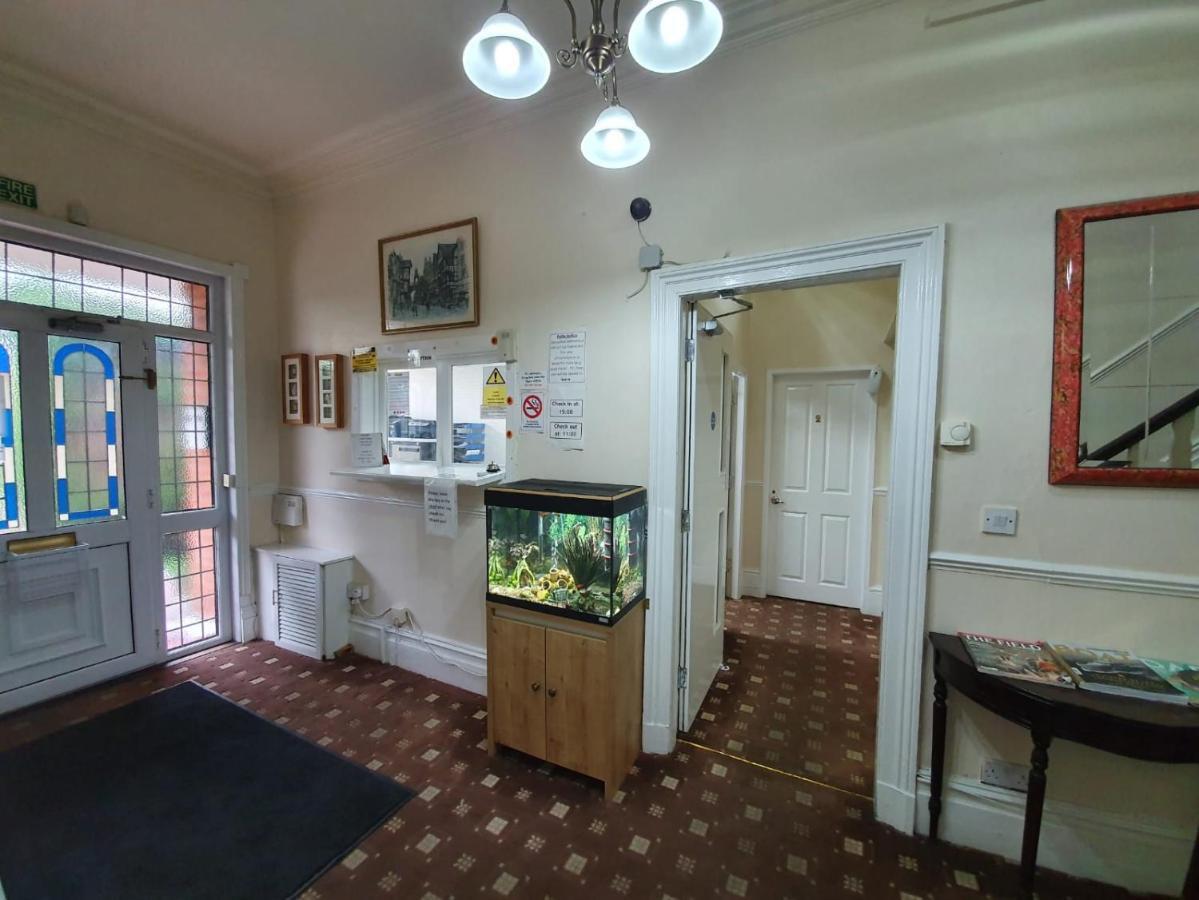 The Handforth Lodge エクステリア 写真