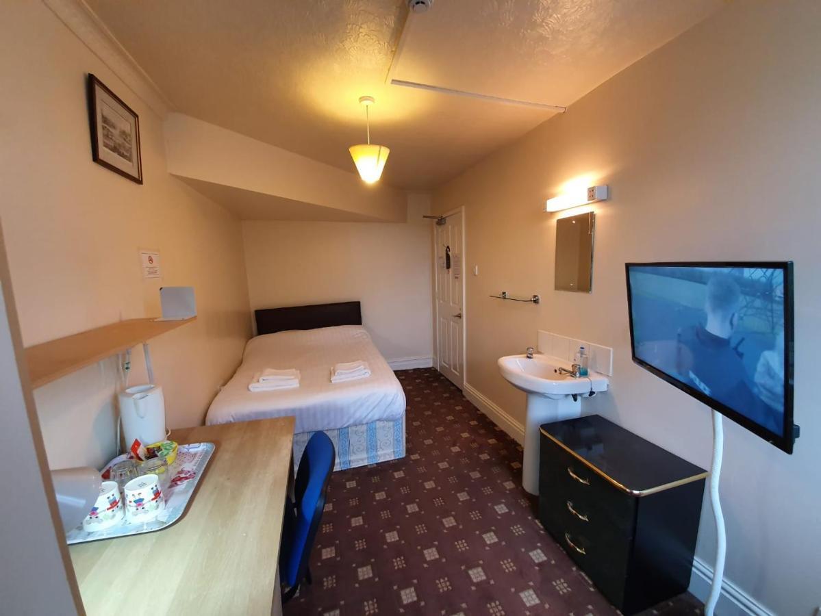 The Handforth Lodge エクステリア 写真