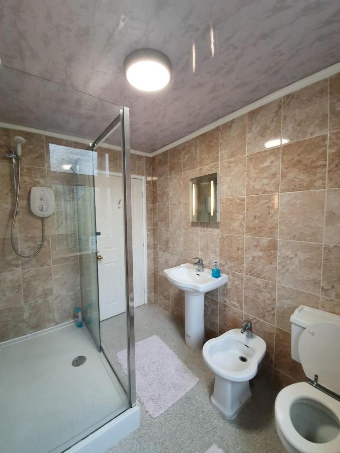 The Handforth Lodge エクステリア 写真